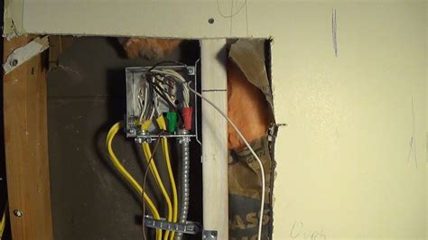 bx cable in a ceiling junction box|connecting bx to junction box.